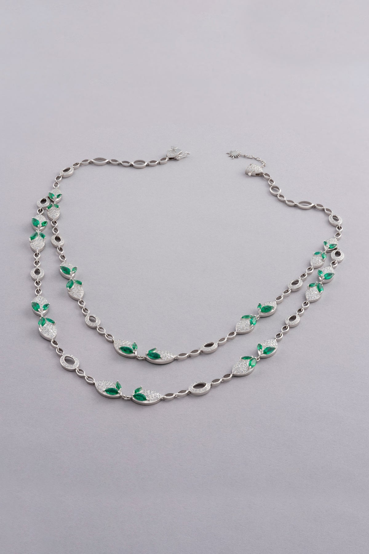 DEW Leaf Necklace, White Gold, Brilliant-cut Diamonds and Emeralds