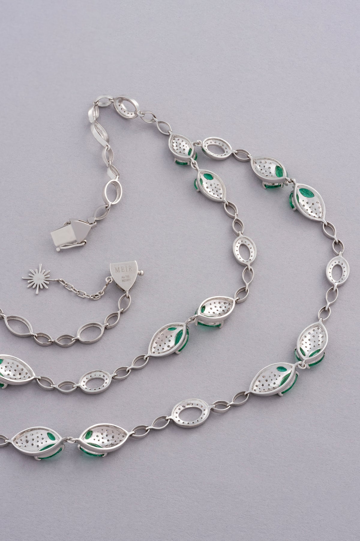 DEW Leaf Necklace, White Gold, Brilliant-cut Diamonds and Emeralds