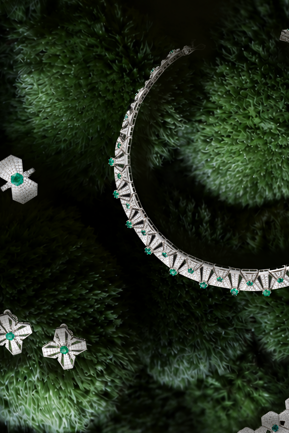 HEXA Honeycomb Necklace, White Gold, Brilliant-cut Diamonds and Emeralds