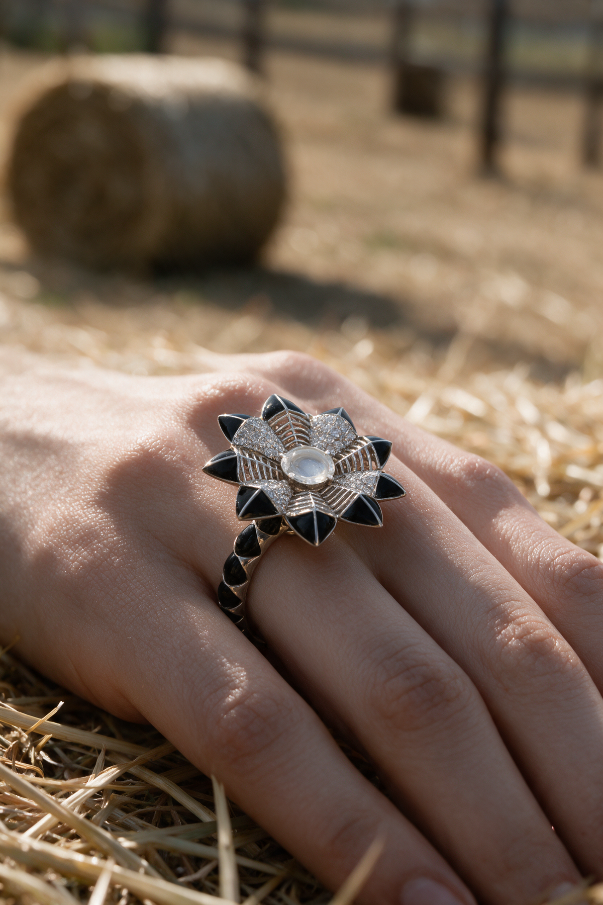 Star Flower Ring, White Gold, Rose-cut Diamonds and Ceramic Enamel