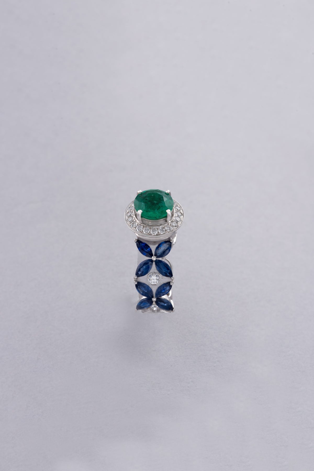 NOVA Constellation Ring, White Gold, Brilliant-cut Diamonds and Emeralds