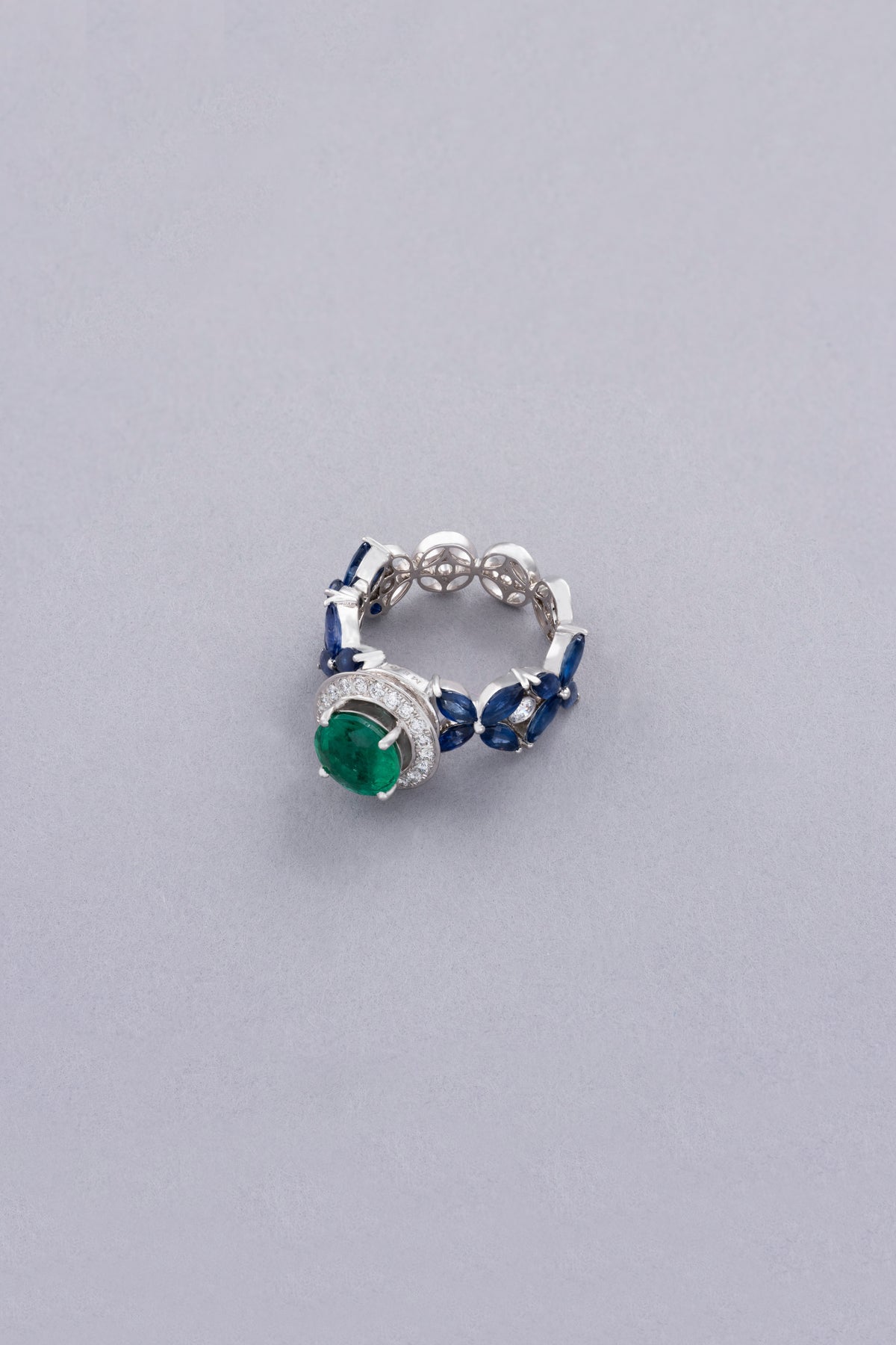 NOVA Constellation Ring, White Gold, Brilliant-cut Diamonds and Emeralds