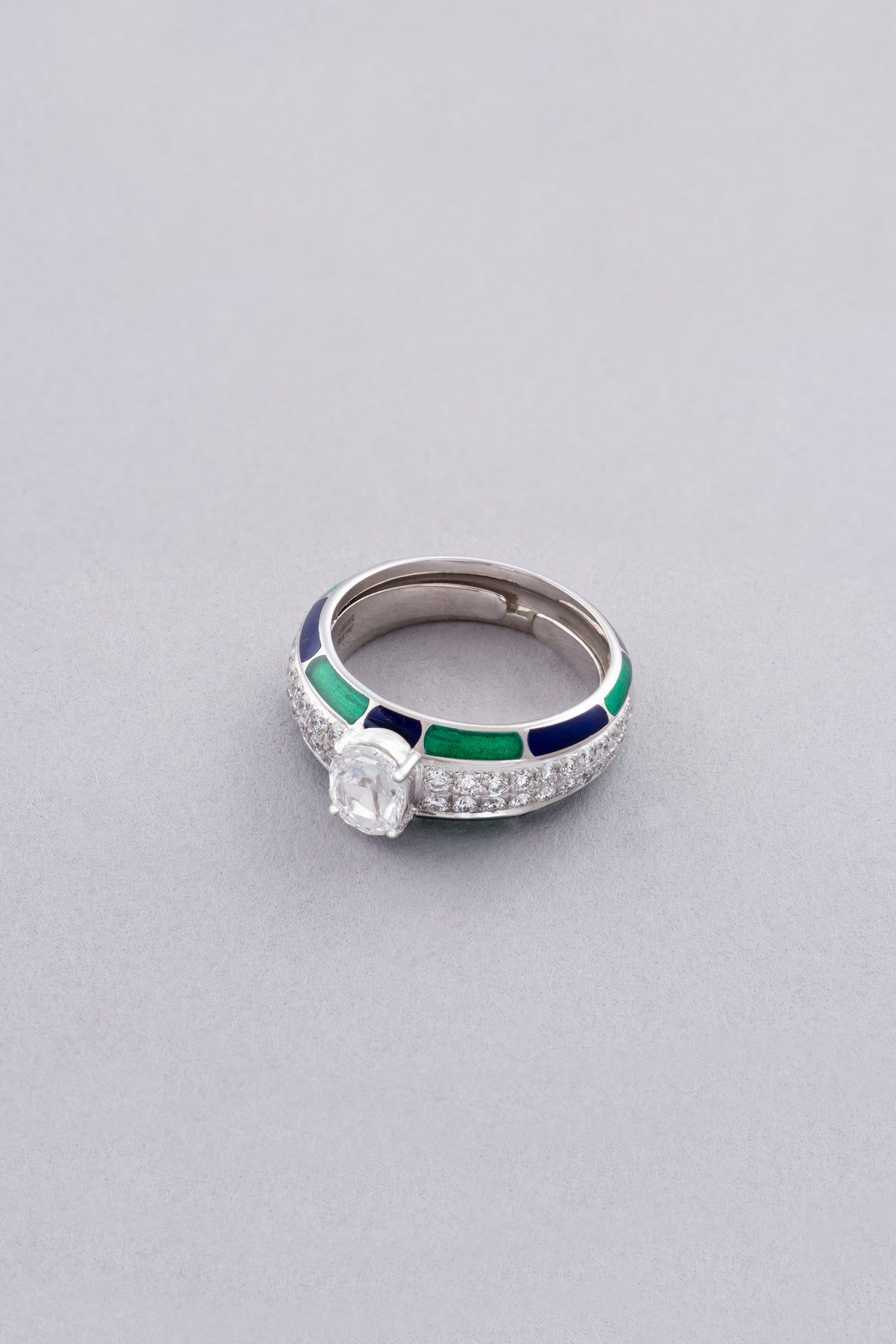 FLUTTER Petal Ring, White Gold, Rose-cut Diamonds and Ceramic Enamel