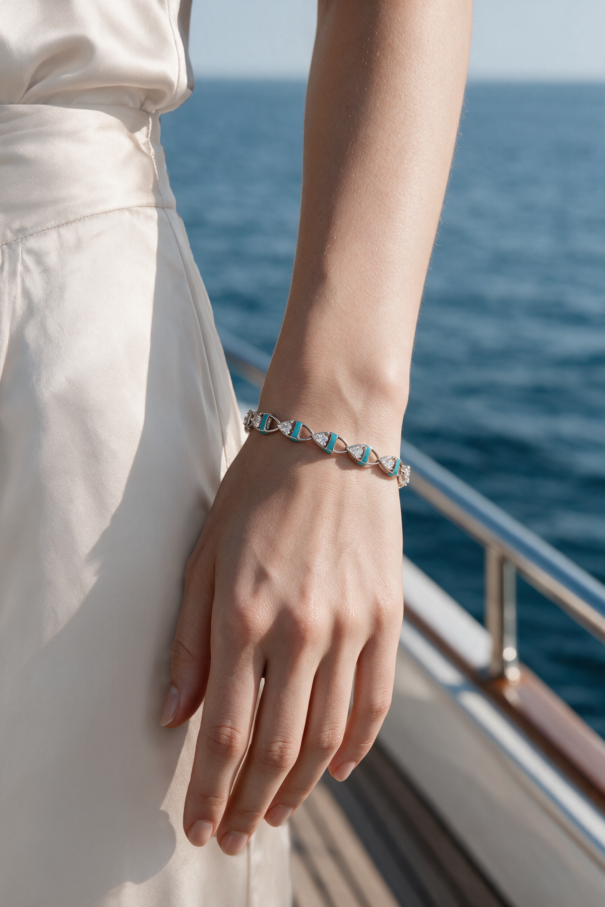 DEW Ripple Bracelet, White Gold, Rose-cut Diamonds and Ceramic Enamel