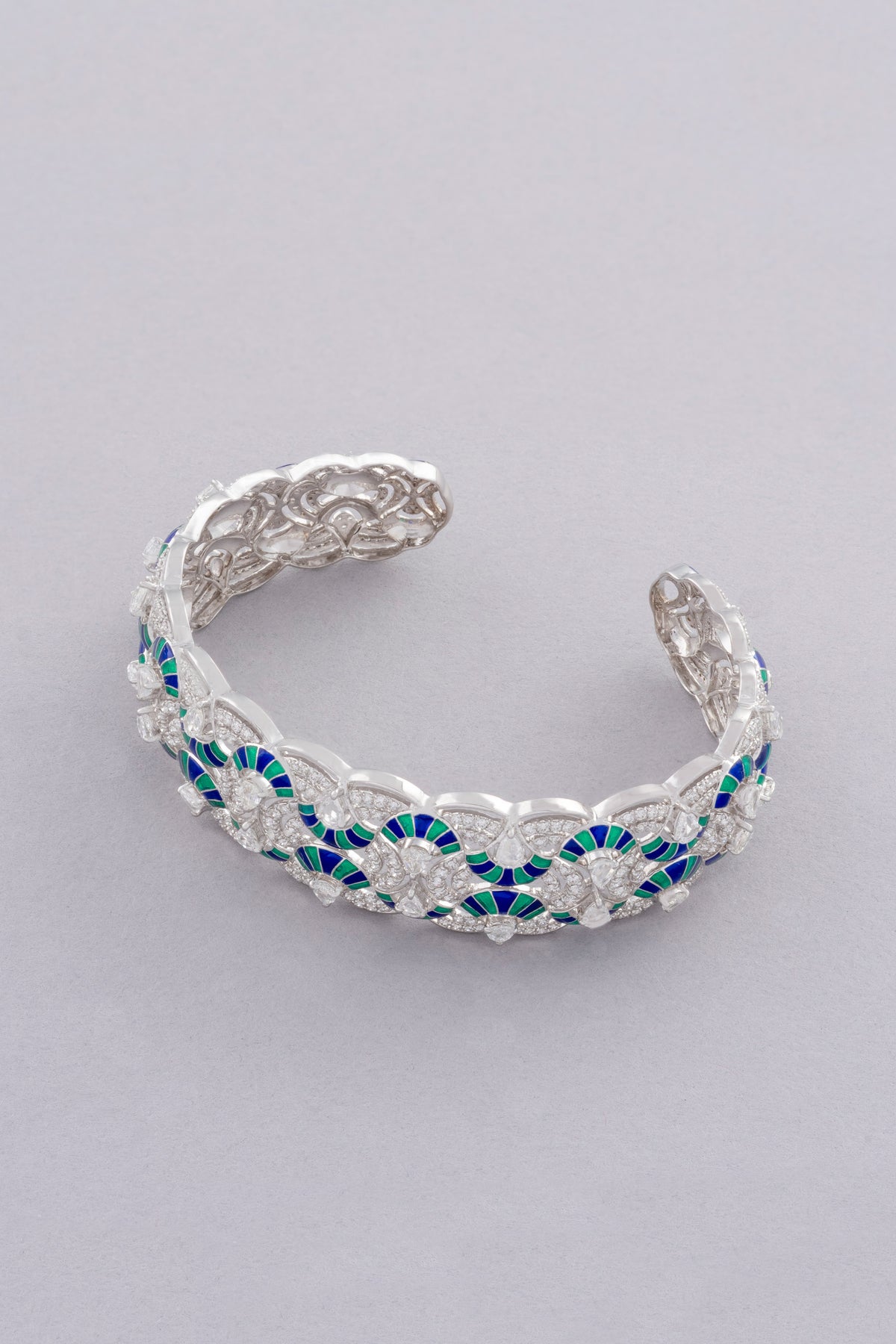 PLUME Bracelet, White Gold, Rose-cut Diamonds and Ceramic Enamel
