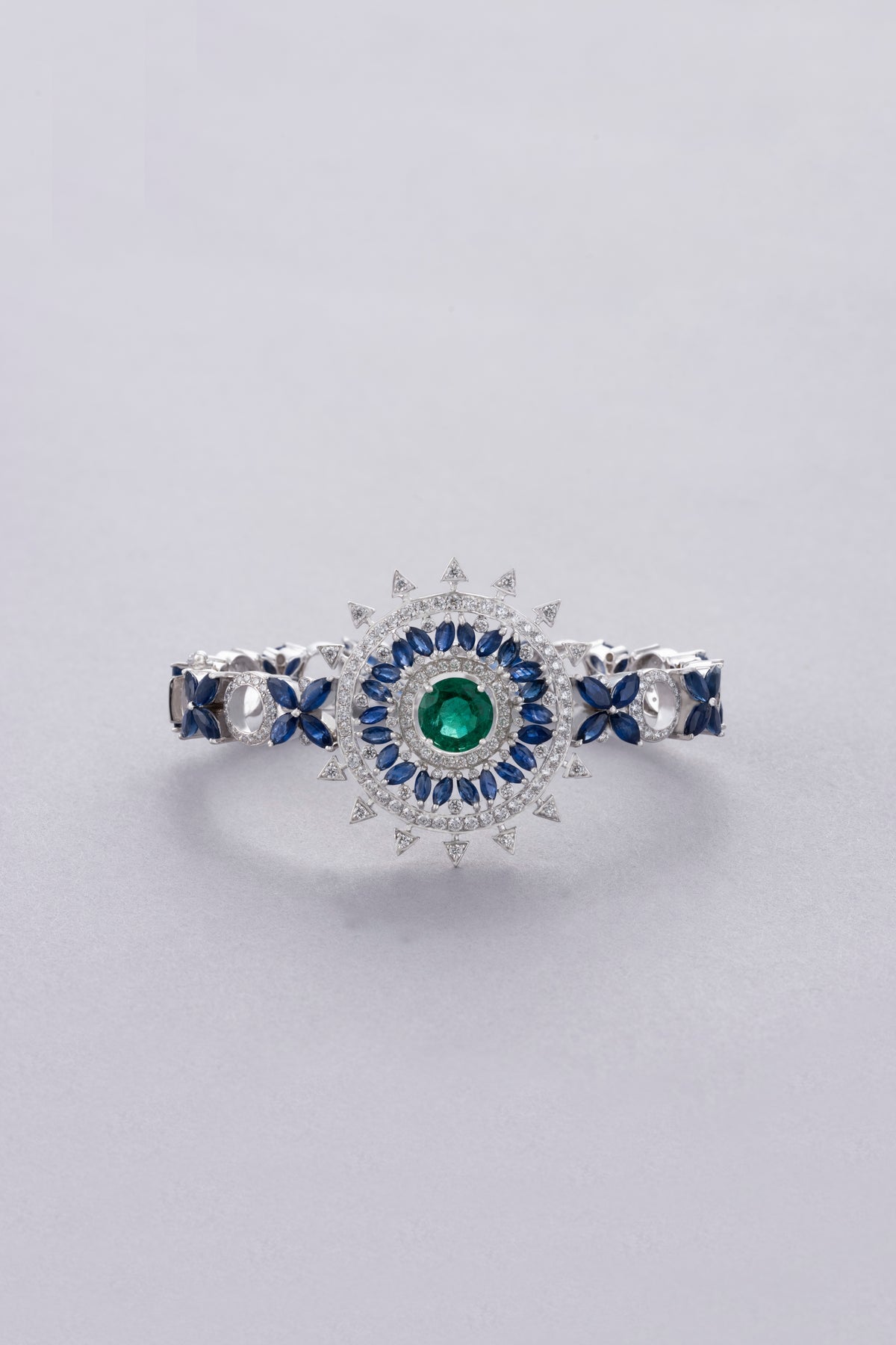 NOVA Constellation Bracelet, White Gold, Brilliant-cut Diamonds and Emeralds