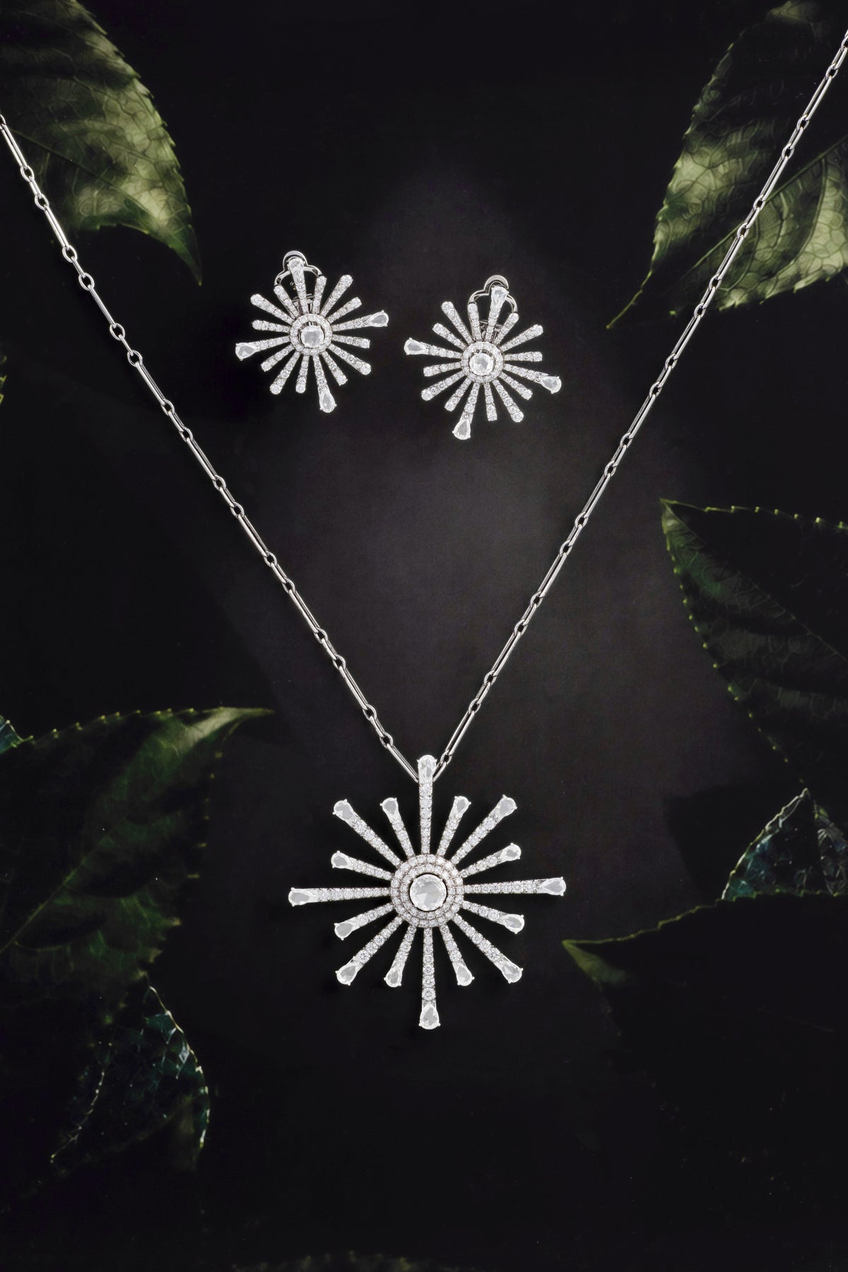 CROWN Radiant Necklace, White Gold, Rose-cut Diamonds