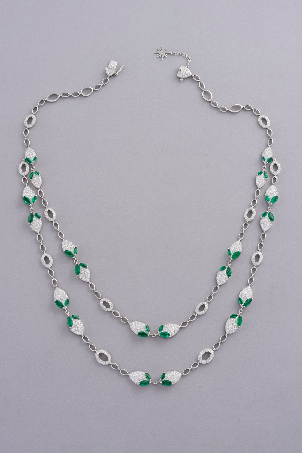 DEW Leaf Necklace, White Gold, Brilliant-cut Diamonds and Emeralds