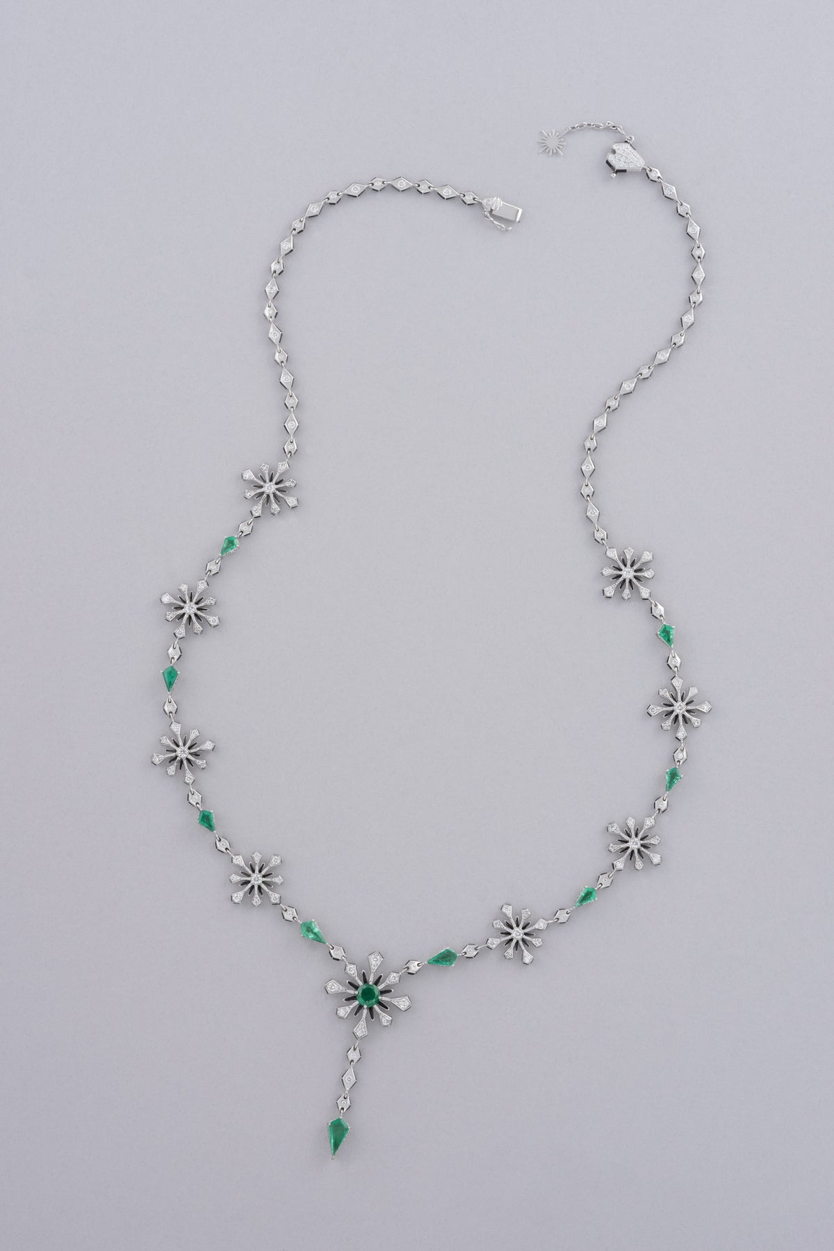 CROWN Snowflake Necklace, White Gold, Brilliant-cut Diamonds and Emeralds
