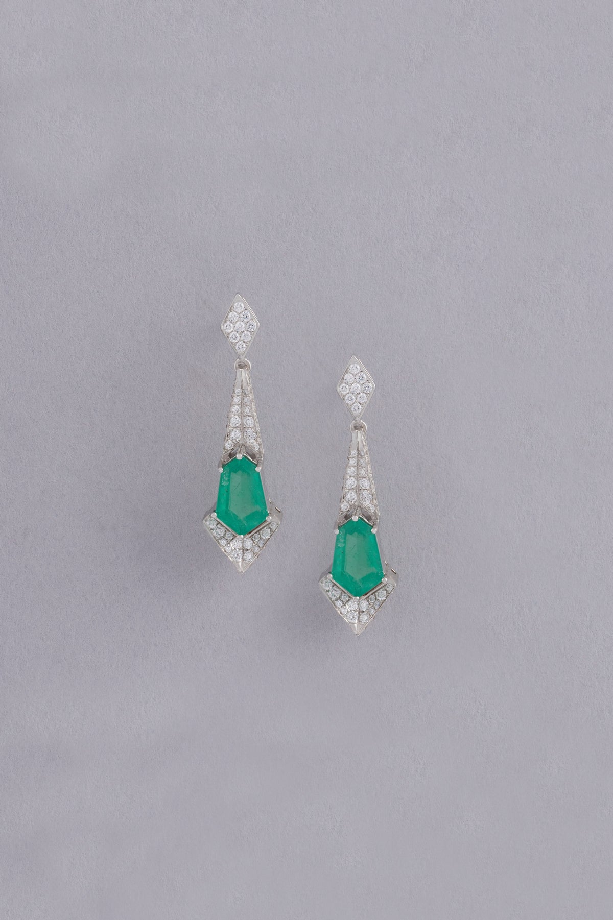 PRISM Column Earrings, White Gold, Brilliant-cut Diamonds and Emeralds