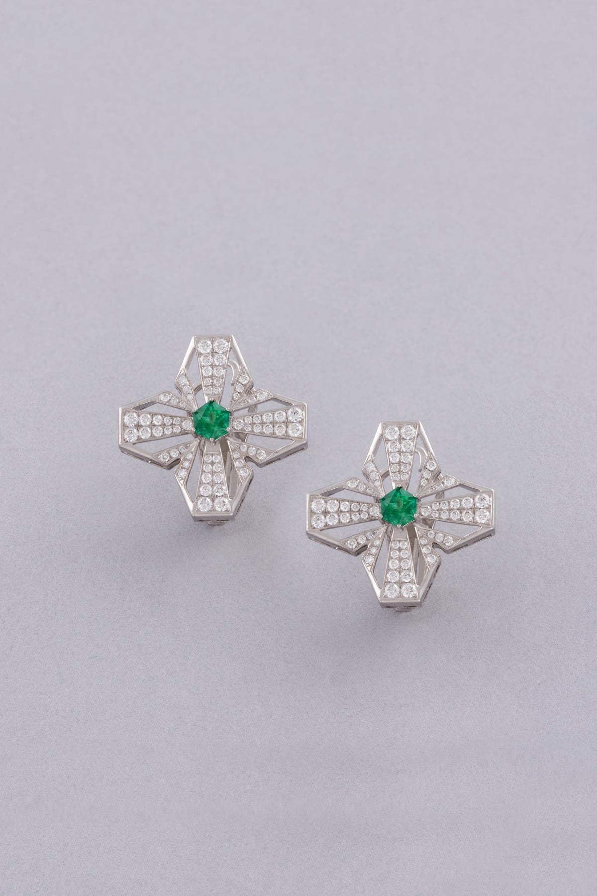 HEXA Honeycomb Earrings, White Gold, Brilliant-cut Diamonds and Emeralds