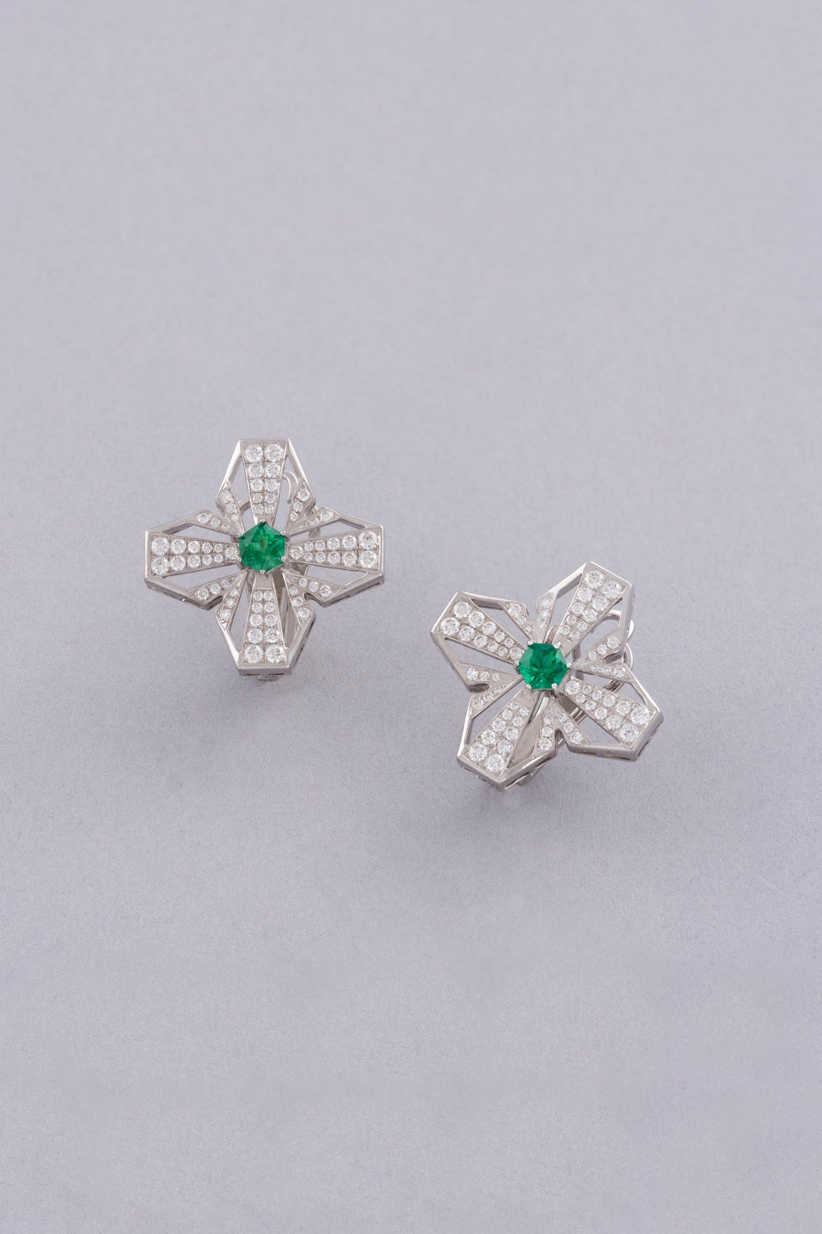 HEXA Honeycomb Earrings, White Gold, Brilliant-cut Diamonds and Emeralds