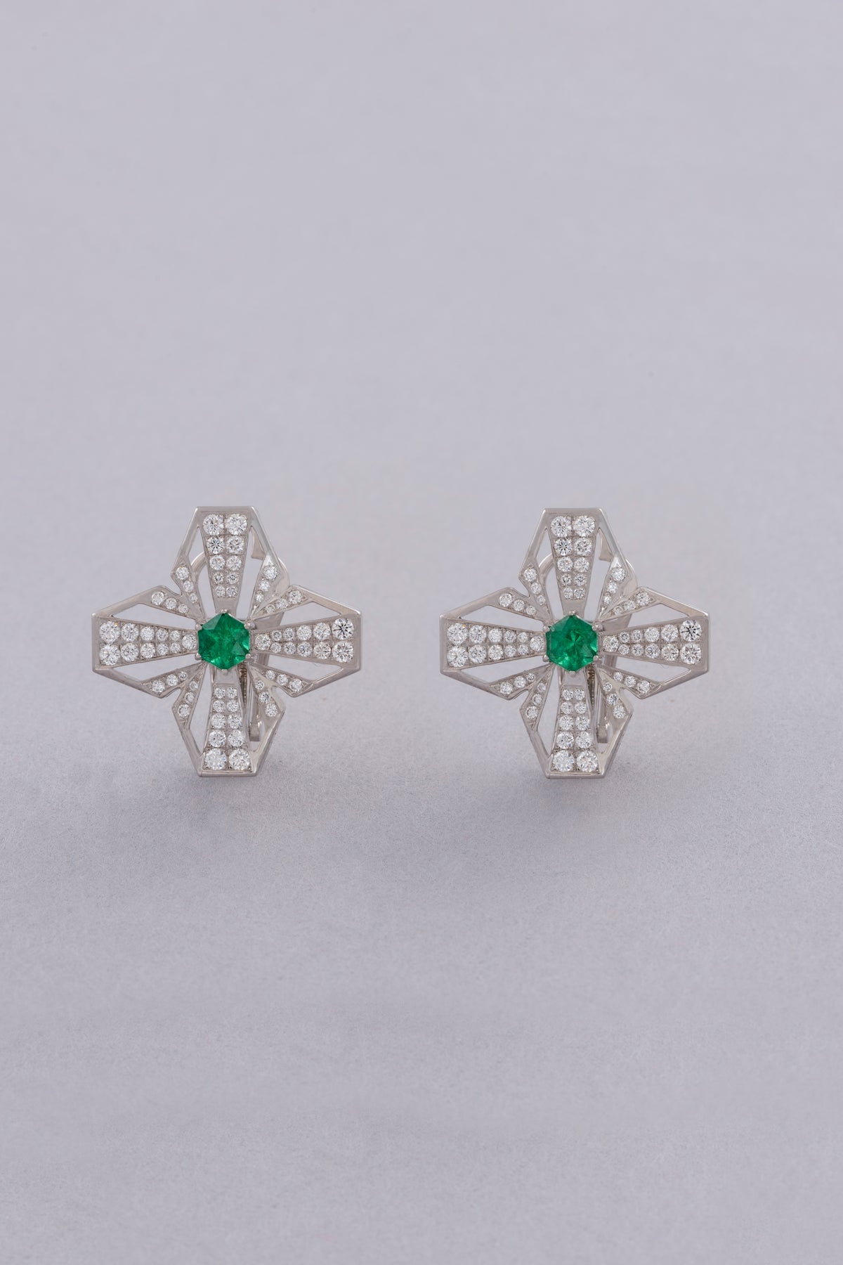 HEXA Honeycomb Earrings, White Gold, Brilliant-cut Diamonds and Emeralds