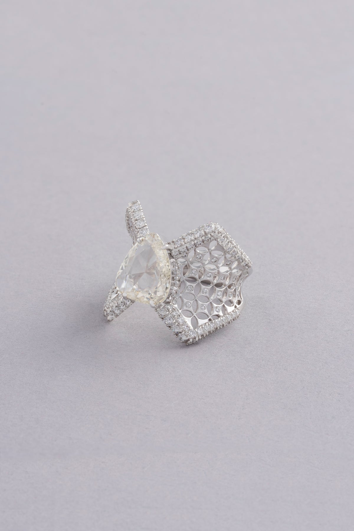Bow Ring, White Gold, Rose-cut Diamonds