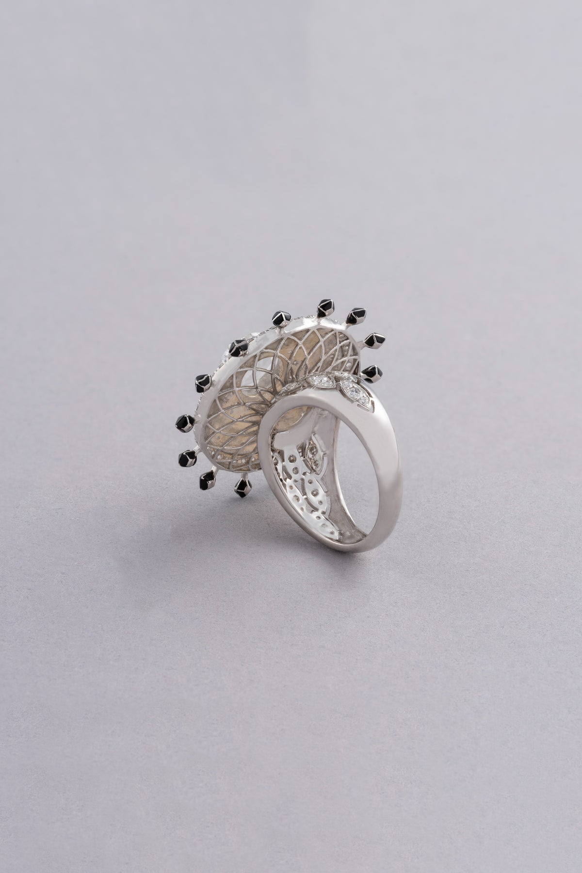 NOVA Medallion Ring, White Gold, Rose-cut Diamonds and Ceramic Enamel
