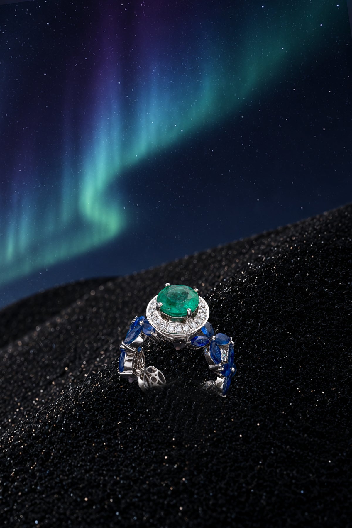 NOVA Constellation Ring, White Gold, Brilliant-cut Diamonds and Emeralds