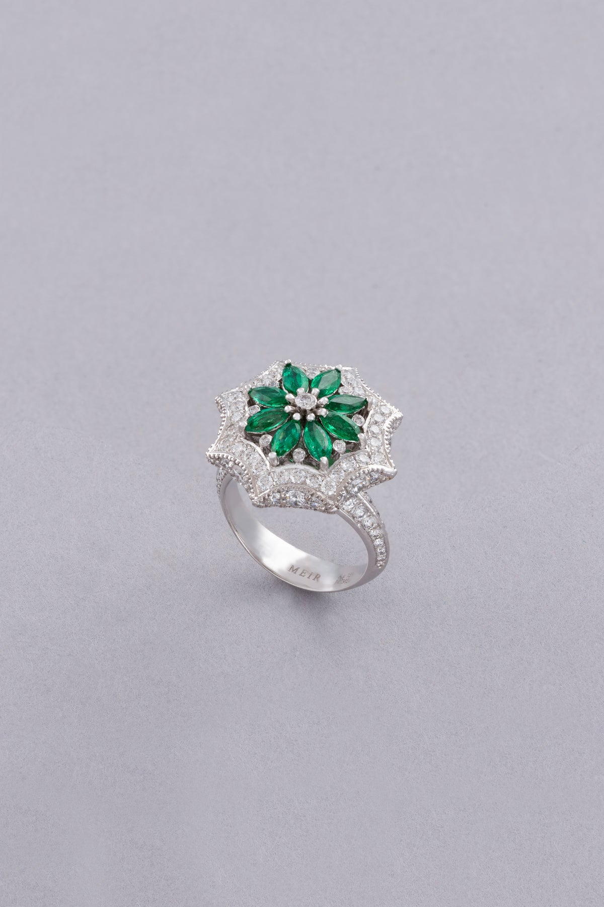 WEB Floral Ring, White Gold, Brilliant-cut Diamonds and Emeralds