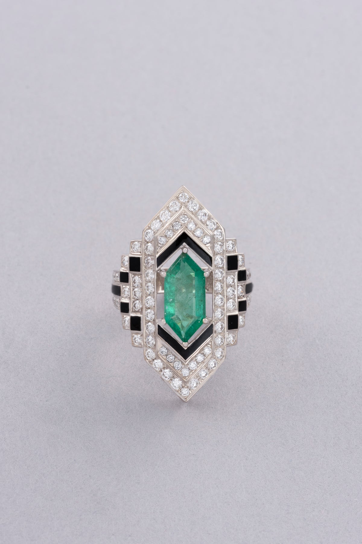 LINK Hexagon Ring, White Gold, Brilliant-cut Diamonds and Emeralds