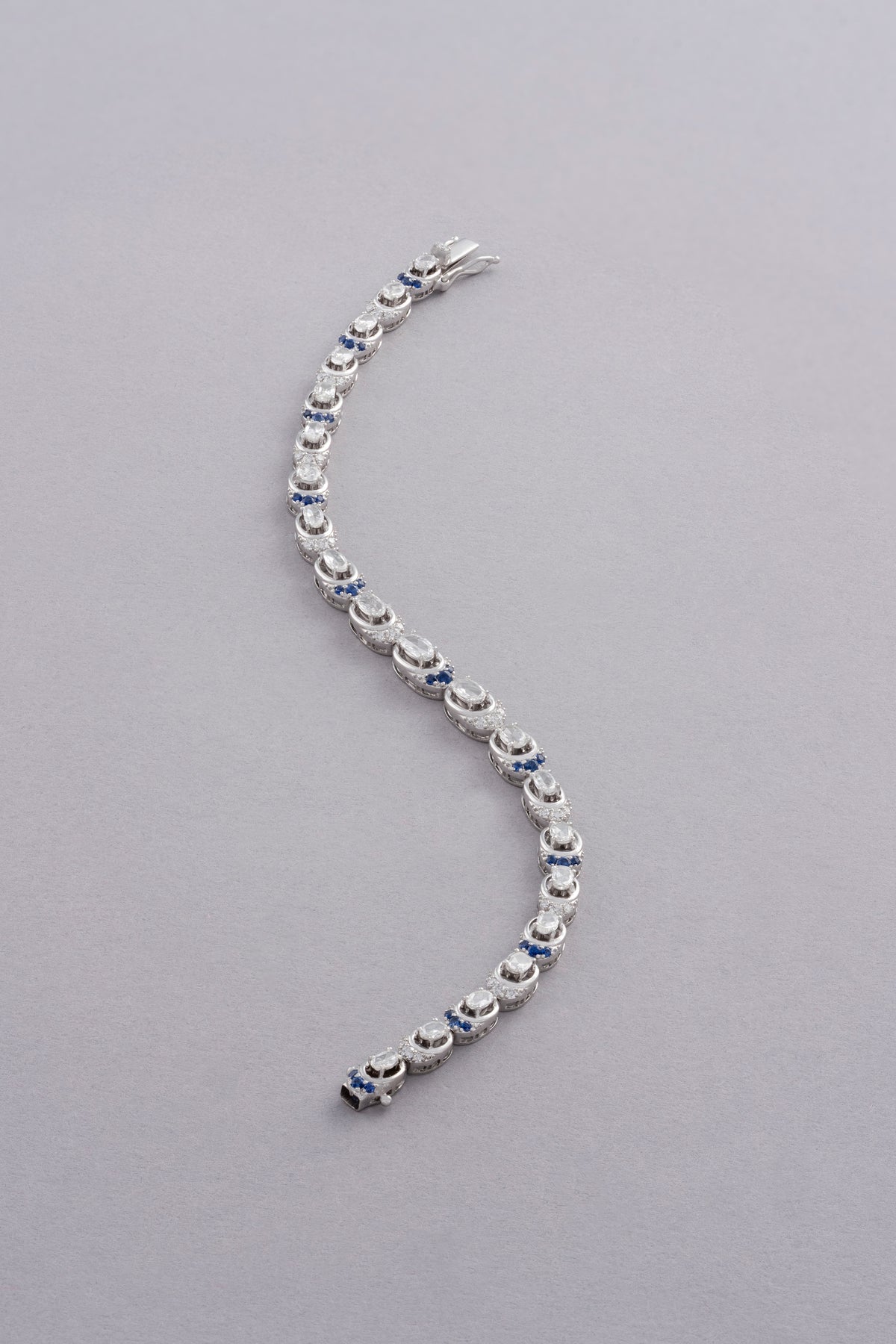 LINK Oval Bracelet, White Gold, Rose-cut Diamonds and Blue Sapphires