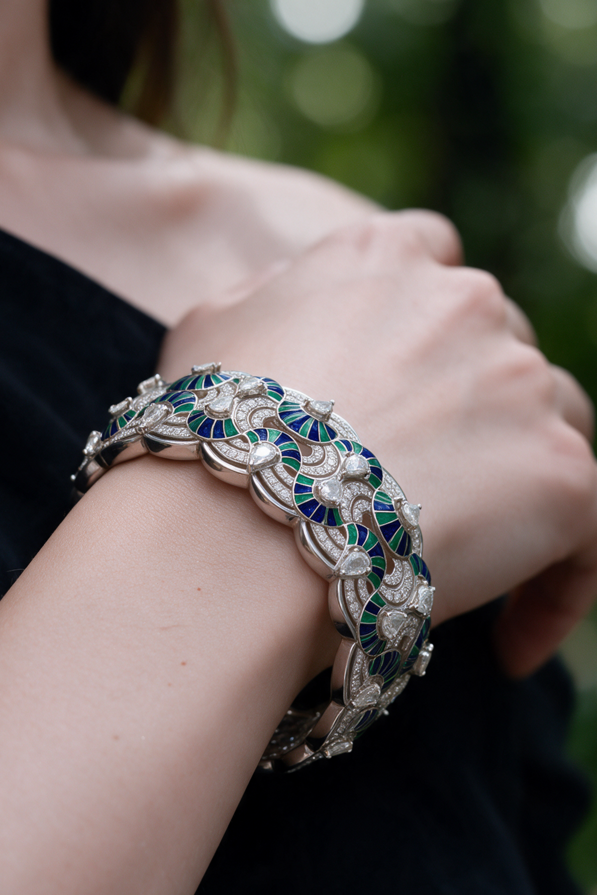 PLUME Bracelet, White Gold, Rose-cut Diamonds and Ceramic Enamel