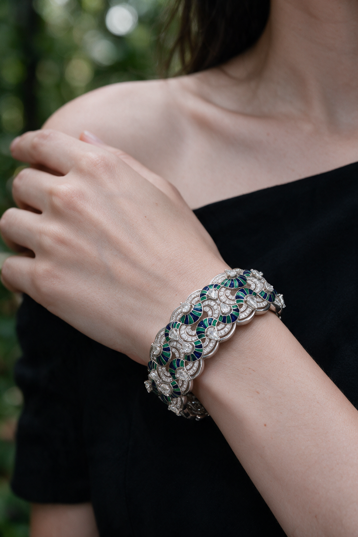 PLUME Bracelet, White Gold, Rose-cut Diamonds and Ceramic Enamel