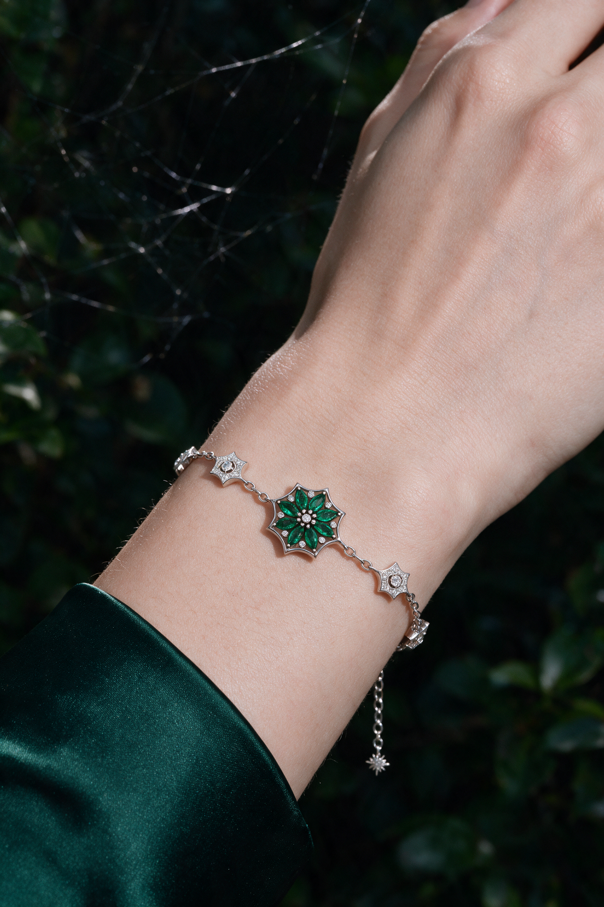 WEB Floral Bracelet, White Gold, Brilliant-cut Diamonds and Emeralds