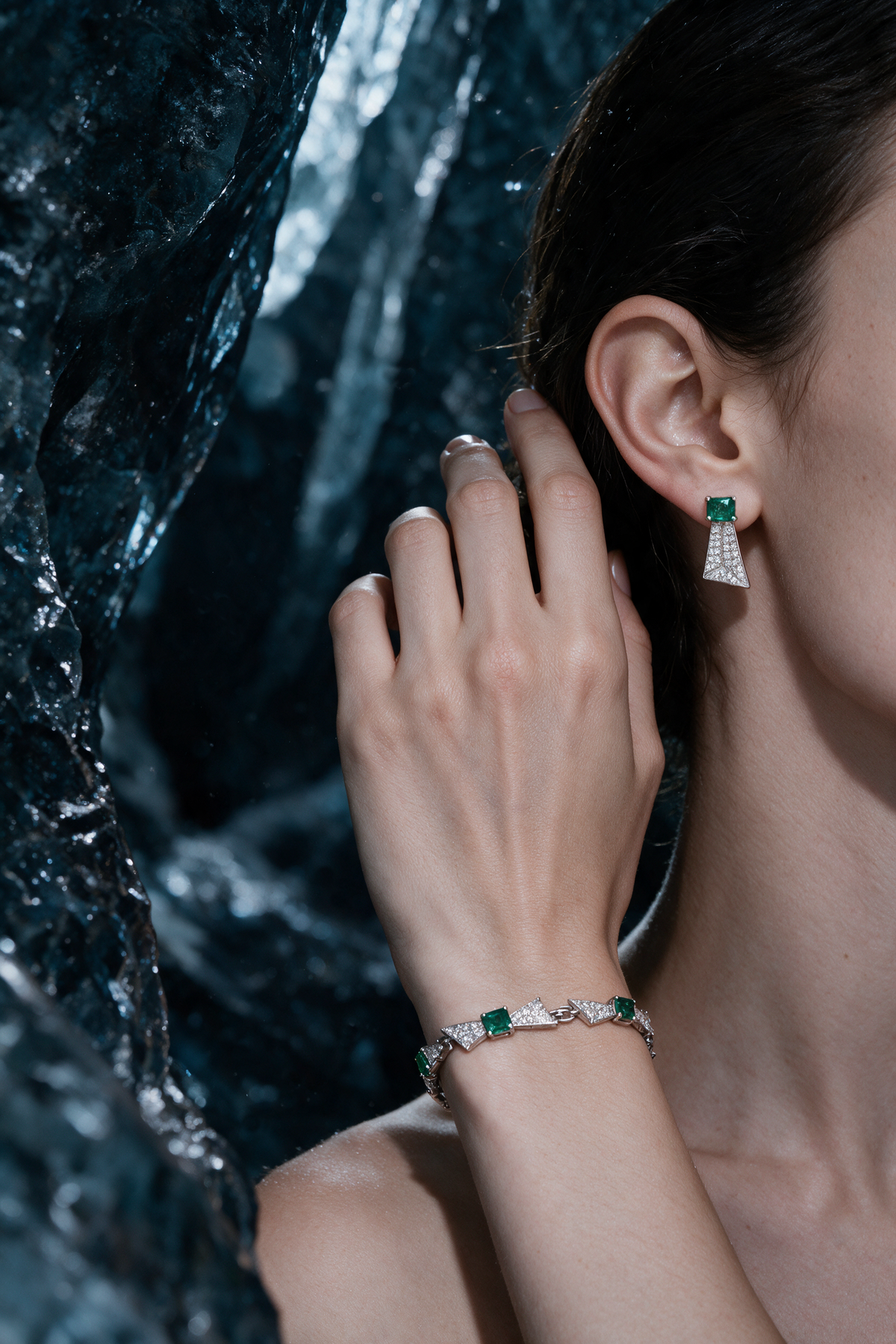 PRISM Emerald-Cut Bracelet, White Gold, Brilliant-cut Diamonds and Emeralds