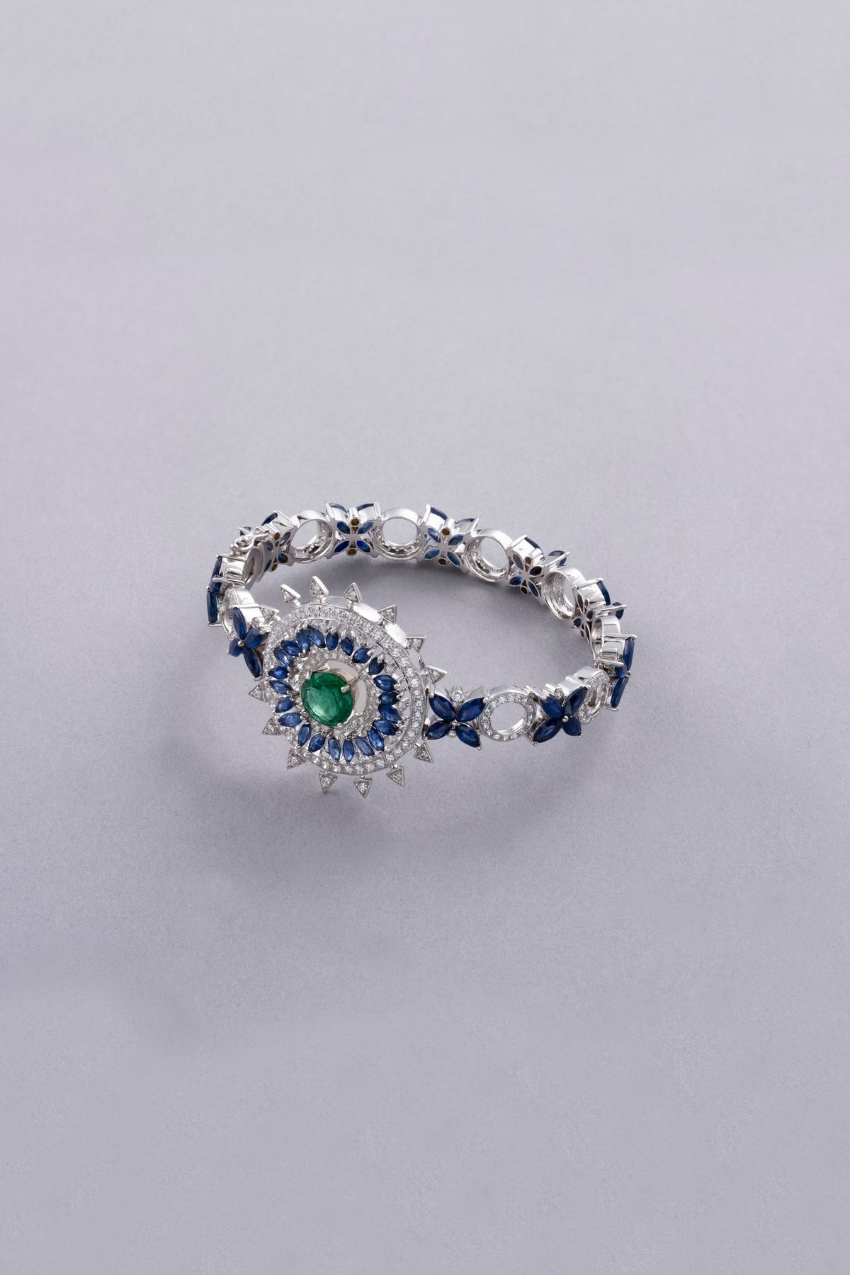 NOVA Constellation Bracelet, White Gold, Brilliant-cut Diamonds and Emeralds
