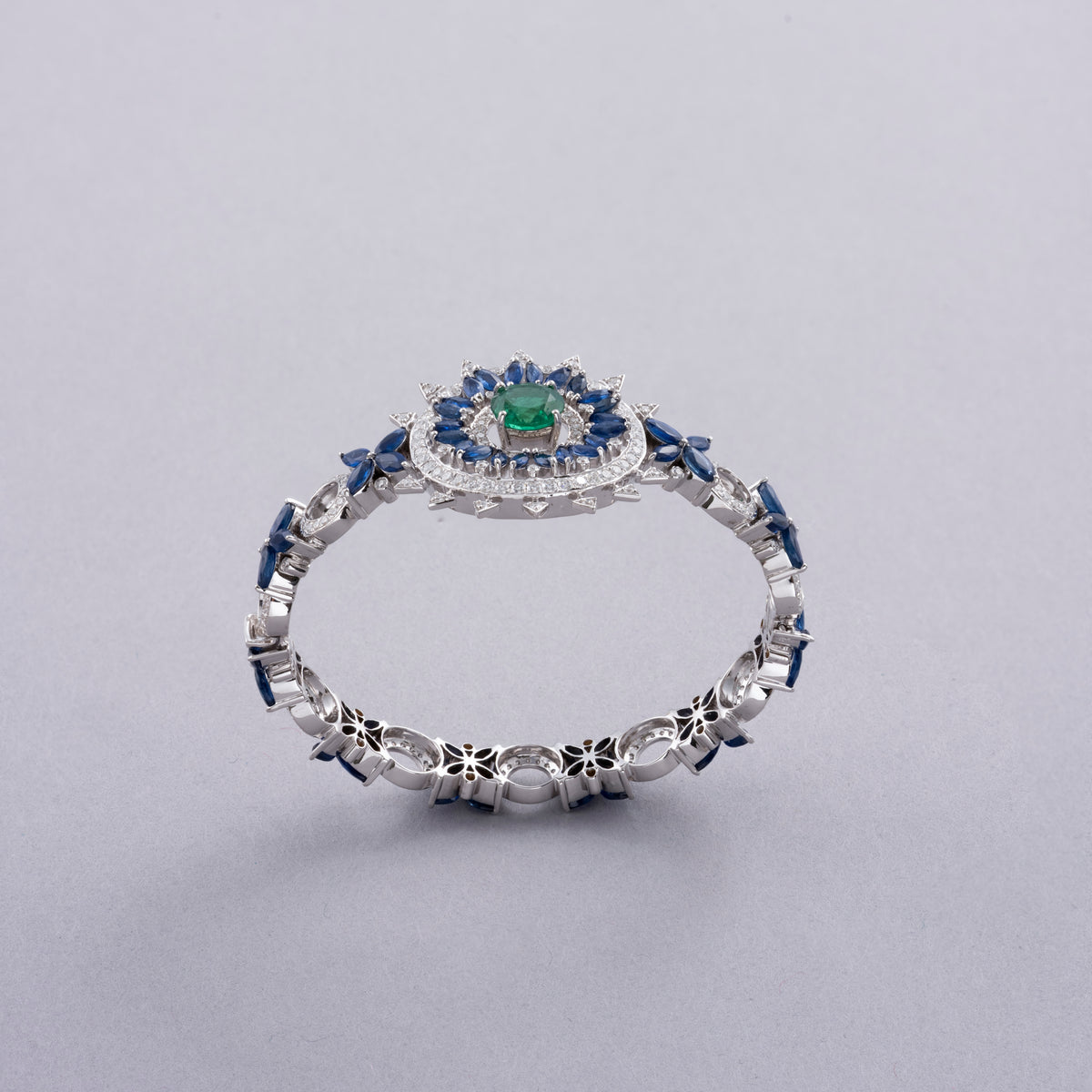 NOVA Constellation Bracelet, White Gold, Brilliant-cut Diamonds and Emeralds