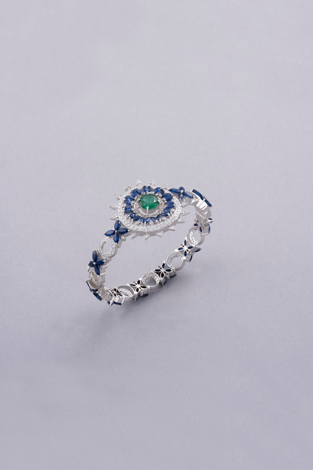 NOVA Constellation Bracelet, White Gold, Brilliant-cut Diamonds and Emeralds