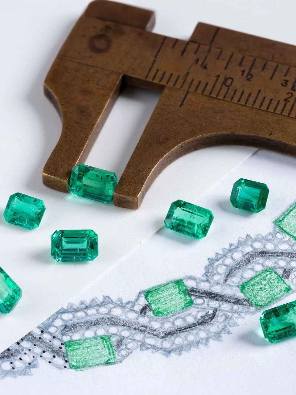 Emeralds and jewellery design tools